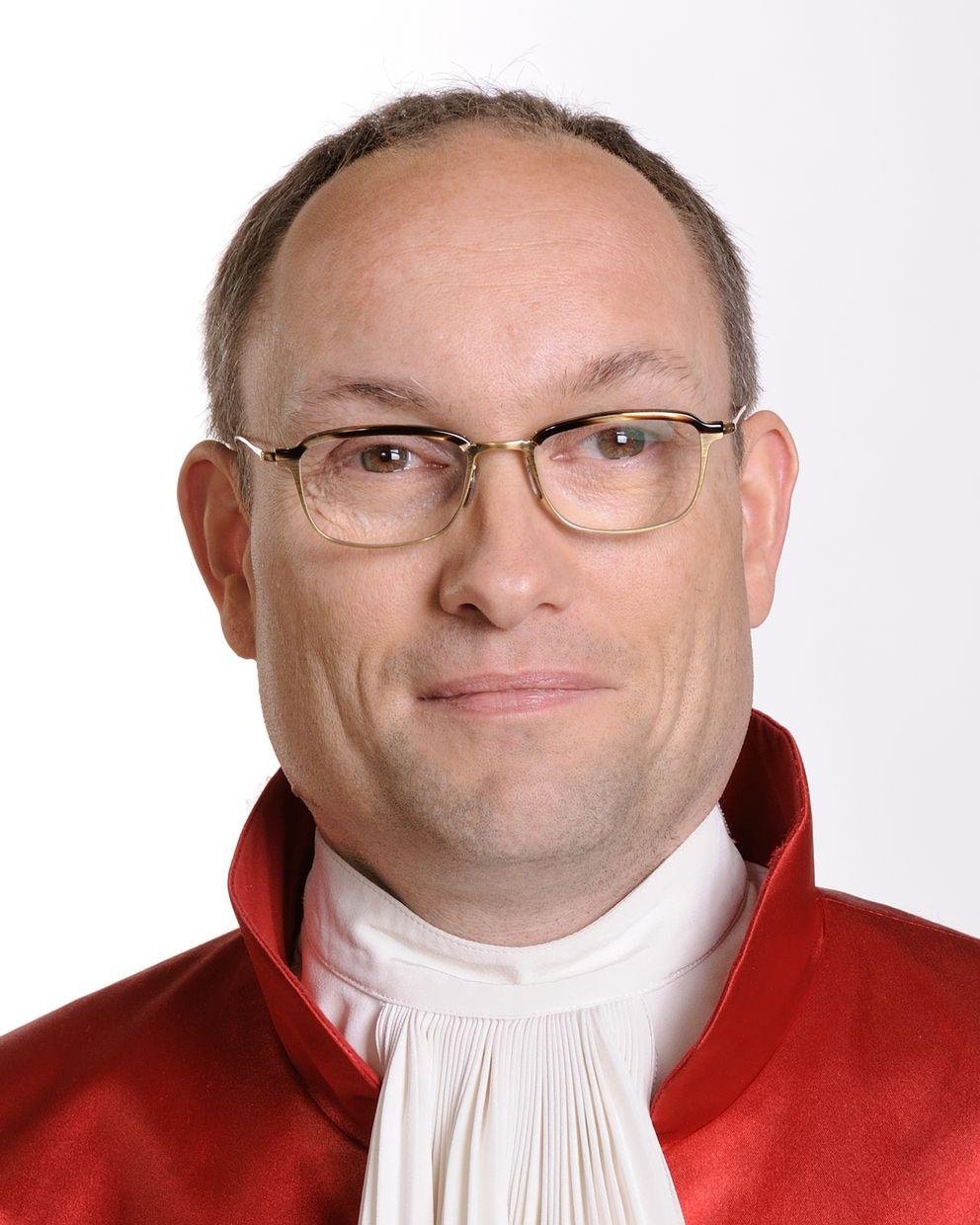 Professor Andreas L. Paulus Professor Andreas L. Paulus